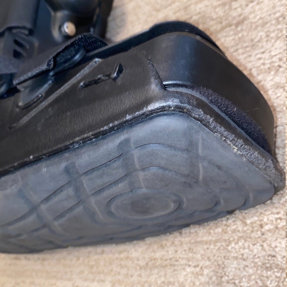 Inflatable walking boot - Picture 2 of 10